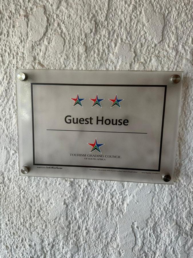 Just Tiffany Guest House & Conference Facility Почефструм Экстерьер фото